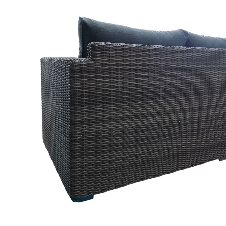 set-salotto-icaro-in-rattan-grigio-con-cuscini