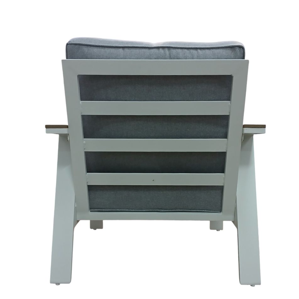 set-salotto-kevin-con-divano-3-posti-2-poltrone-e-tavolo-basso-in-alluminio-bianco-con-braccioli-effetto-legno-e-cuscini-grigi