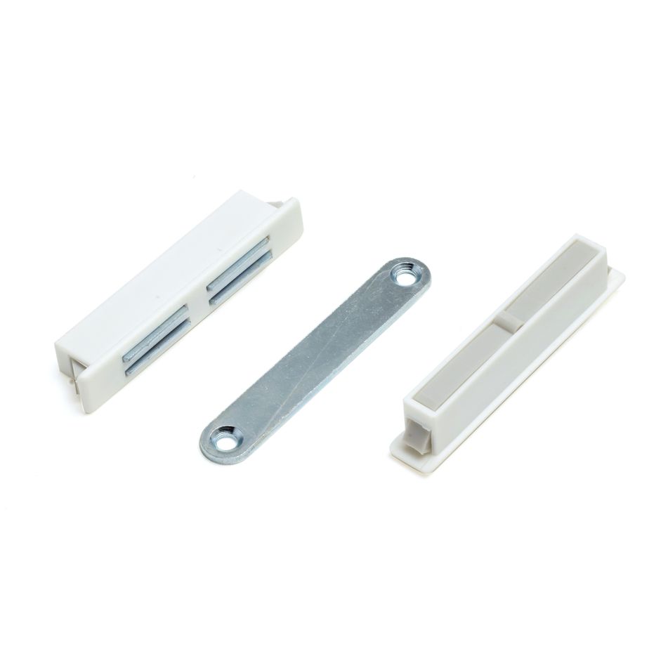 chiusura-magnetica-incasso-s-slash-fori-viti-bco