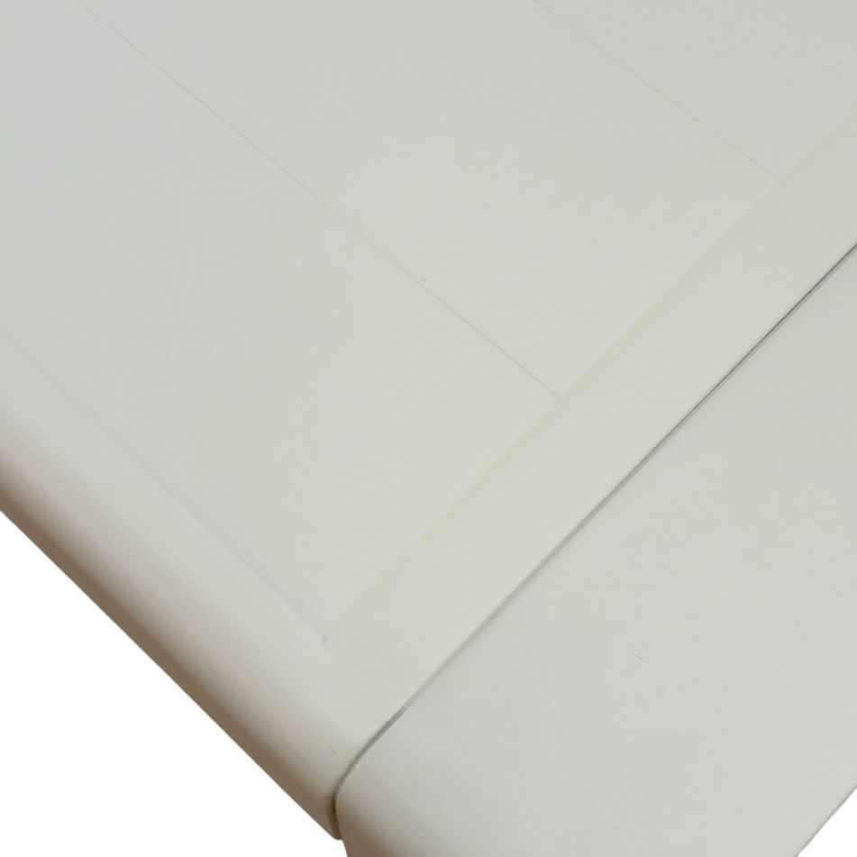 set-salotto-luise-con-divano-3-posti-2-poltrone-e-tavolo-basso-in-alluminio-bianco-con-cuscini-grigi