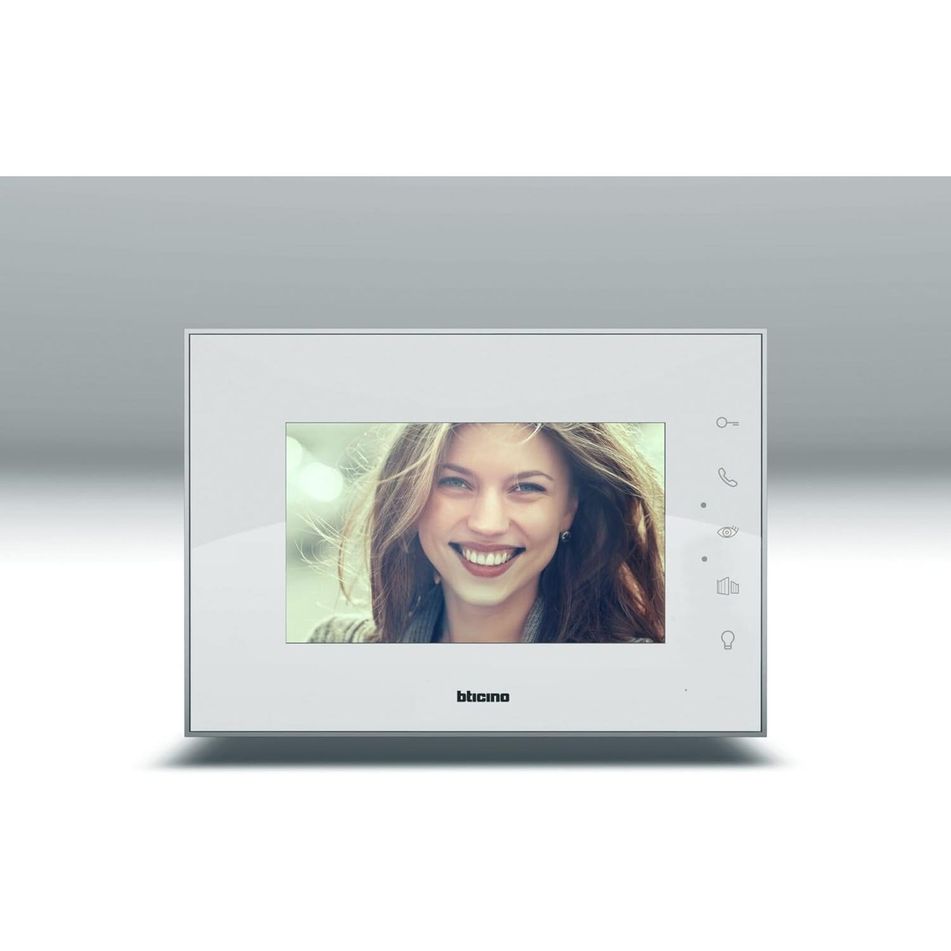 monitor-aggiuntivo-7-con-alimentatore-barra-din