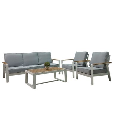 SET SALOTTO KEVIN CON DIVANO 3 POSTI, 2 POLTRONE E TAVOLO BASSO IN ALLUMINIO BIANCO CON BRACCIOLI EFFETTO LEGNO E CUSCINI GRIGI
