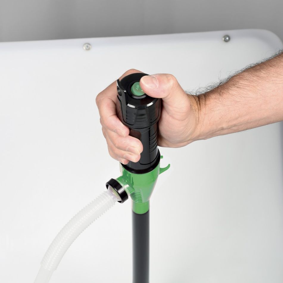 pompa-manuale-a-pile-9l-slash-min-per-travaso-liquidi