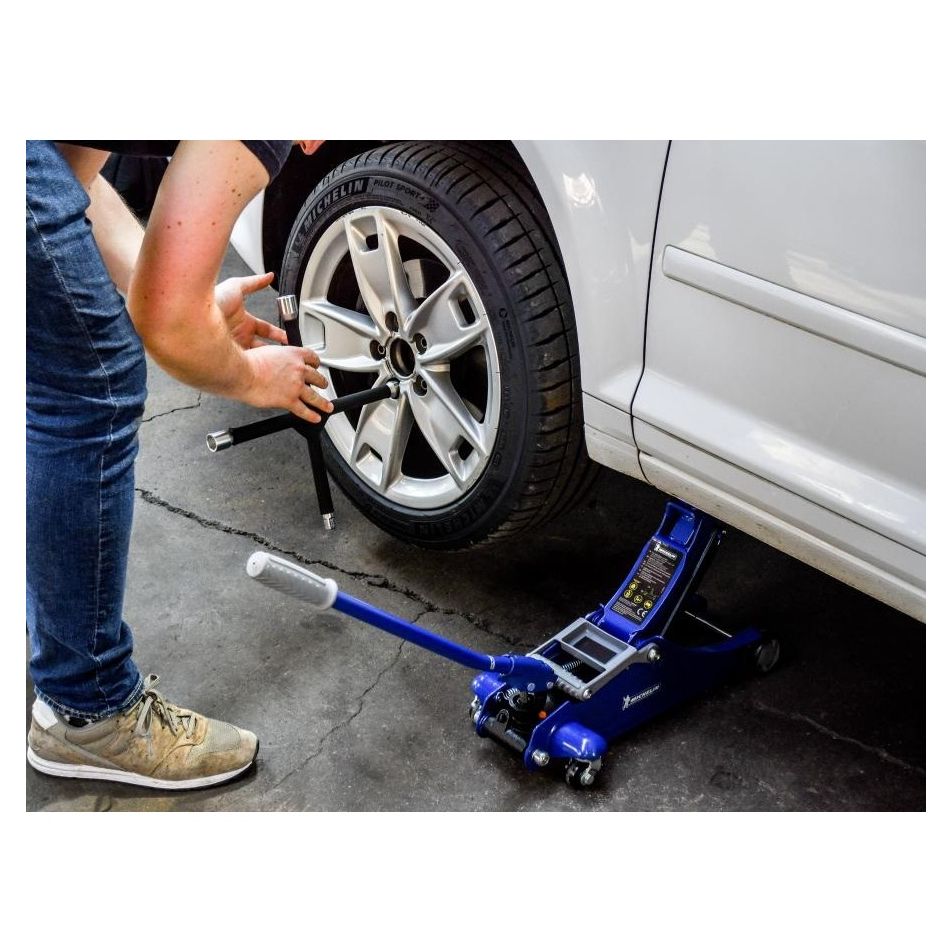 cric-idraulico-a-carrello-fino-a-1800kg-35cm-max