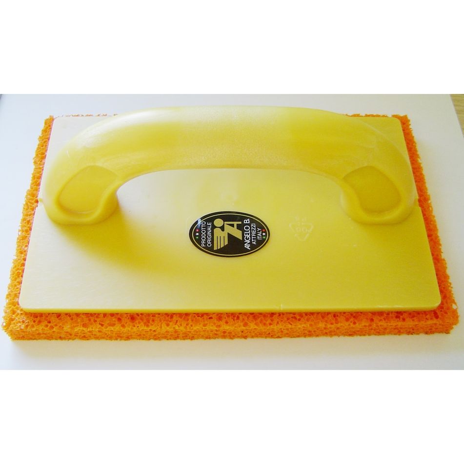 frattazzo-10x24cm-in-gomma-rossa-e-manico-in-legno