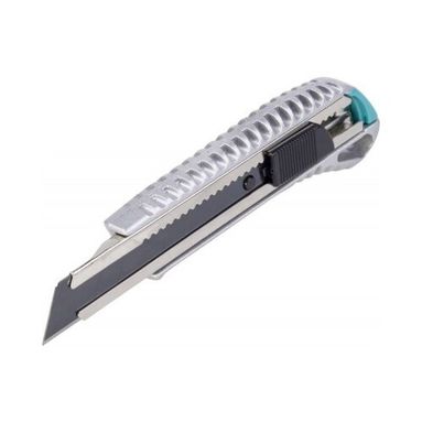 CUTTER CON 1 LAMA A SPEZZARE 18MM