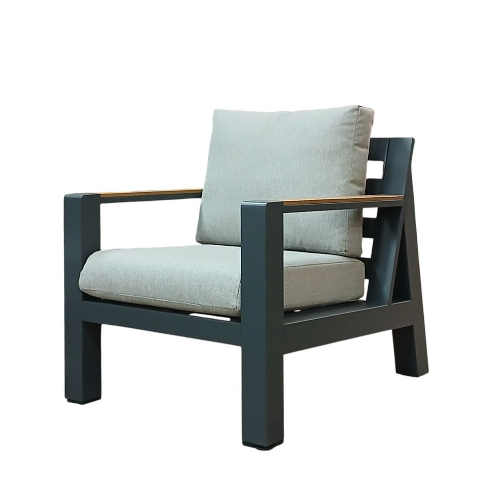 set-salotto-kristian-con-divano-3-posti-2-poltrone-e-tavolo-basso-in-alluminio-nero-con-braccioli-effetto-legno-e-cuscini-grigi
